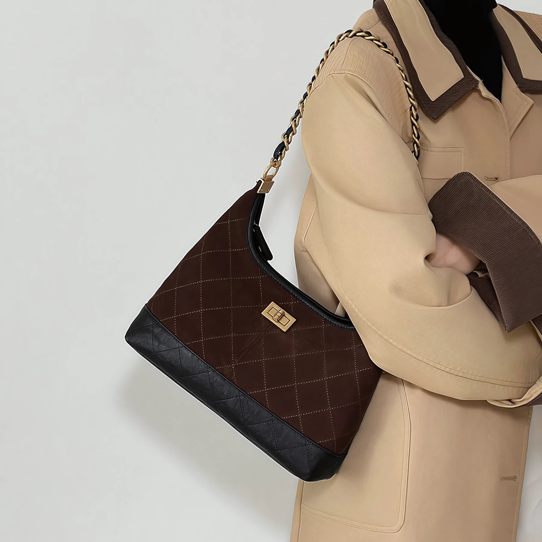 Fireside Manor - Quilted Chain Shoulder Bag