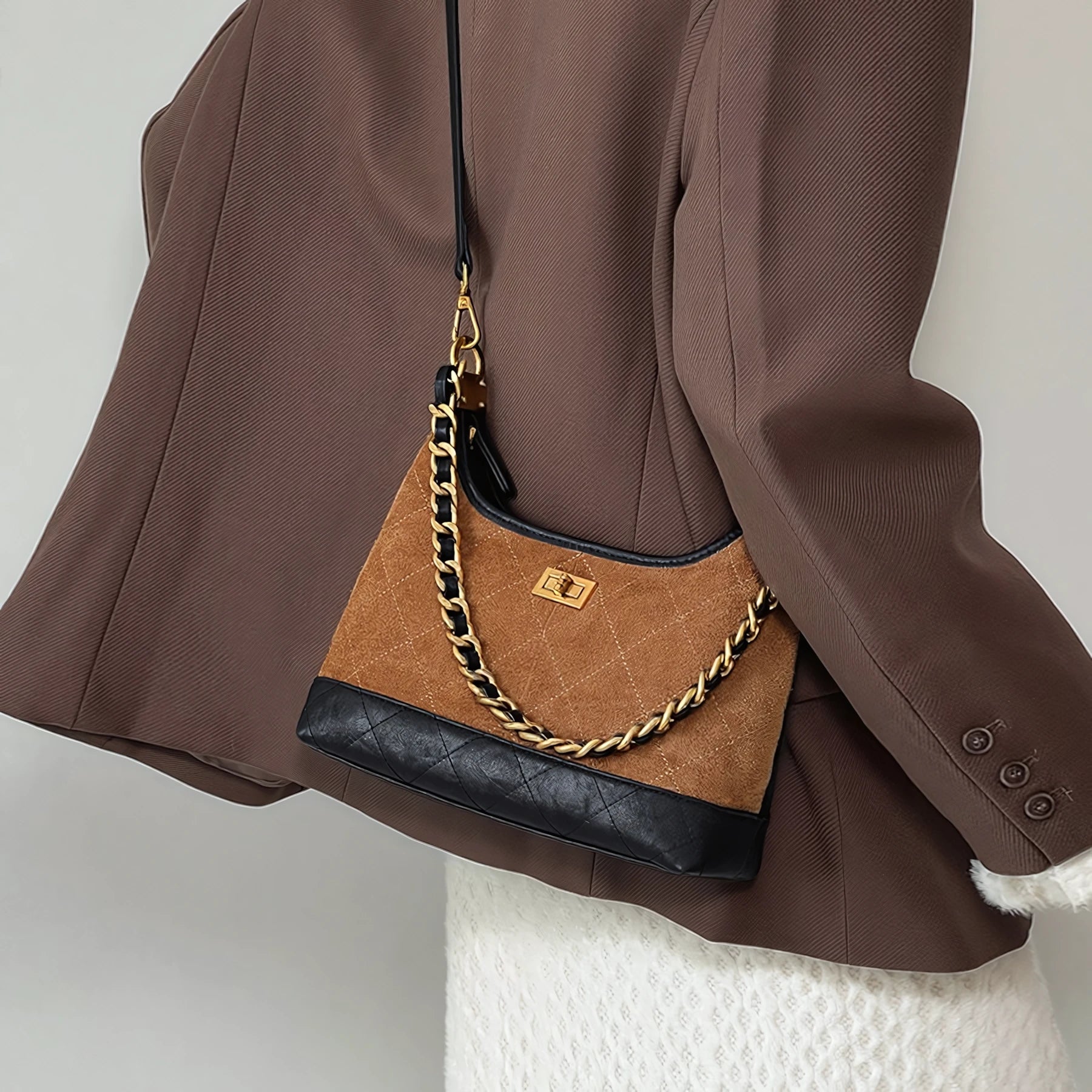 Fireside Manor - Quilted Chain Shoulder Bag