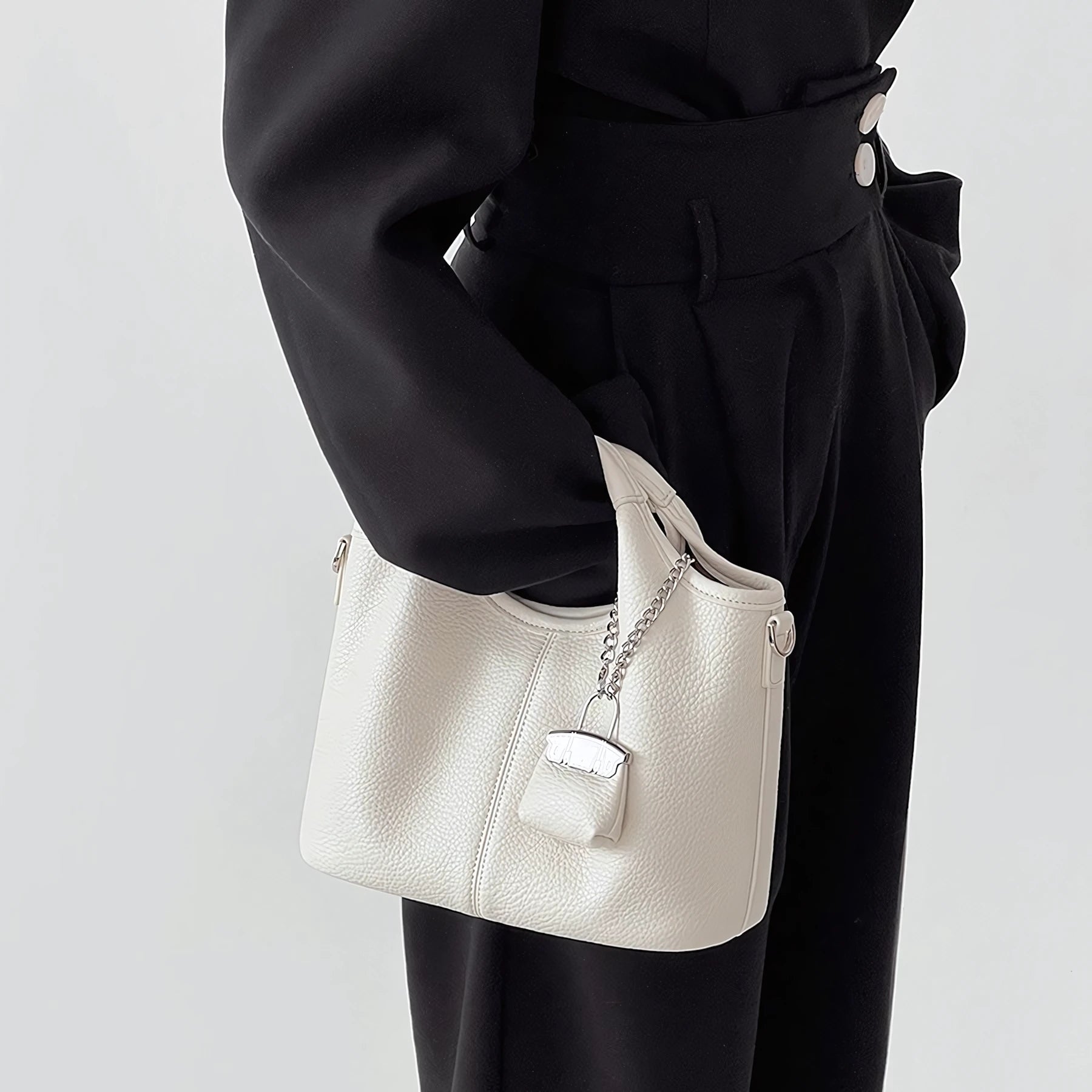 Quiet Bloom – Pebble-Grain Mini Bucket Handbag