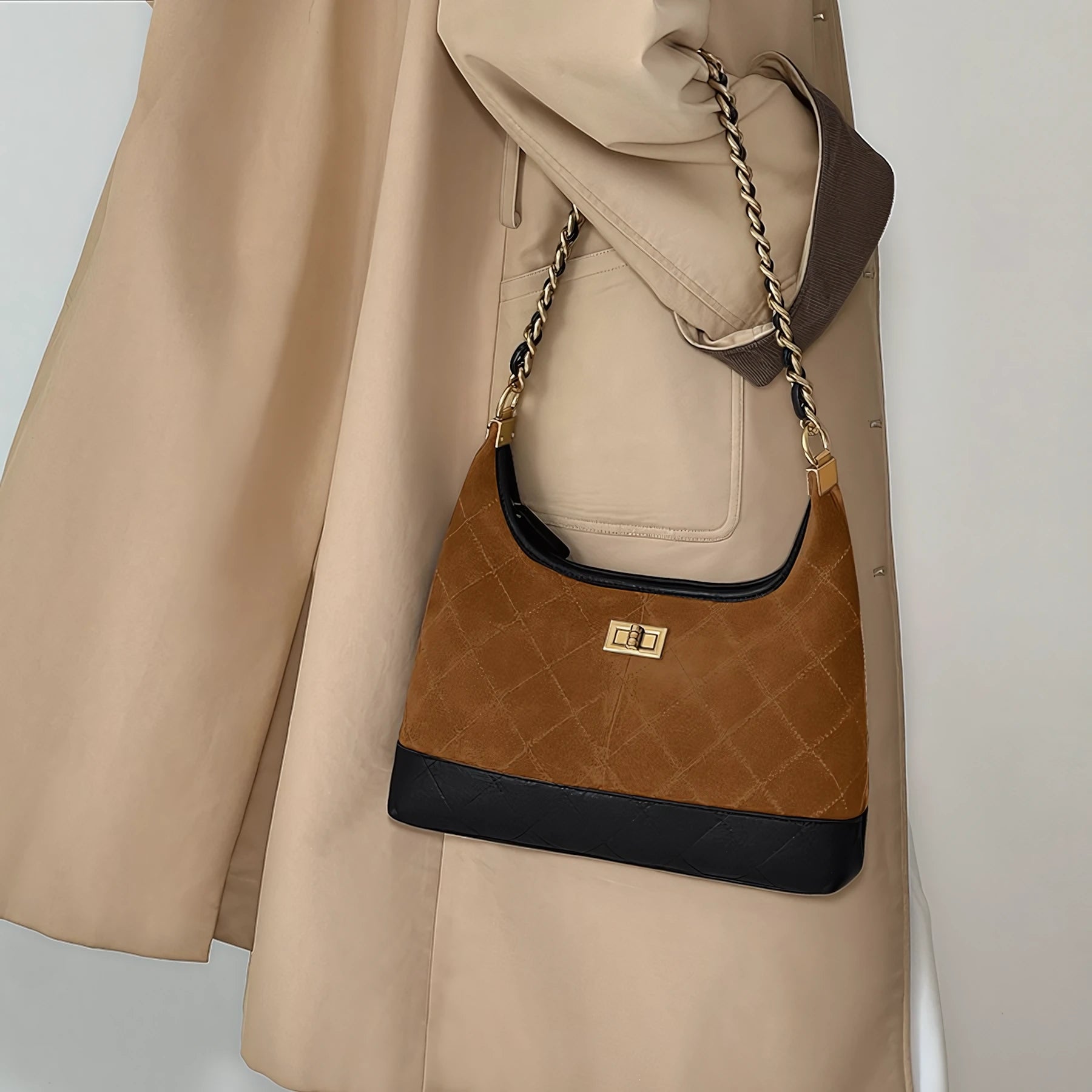 Fireside Manor - Quilted Chain Shoulder Bag