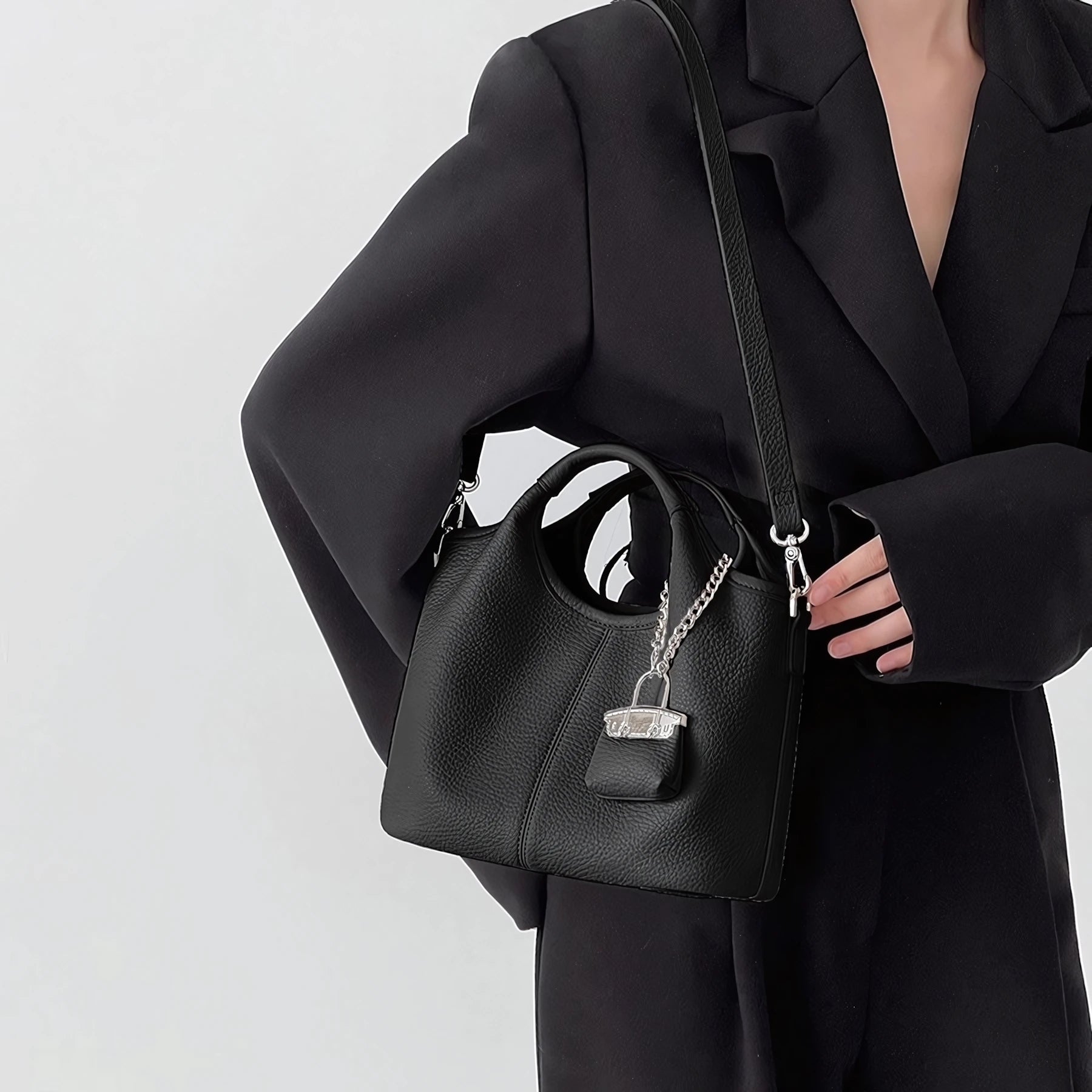 Quiet Bloom – Pebble-Grain Mini Bucket Handbag