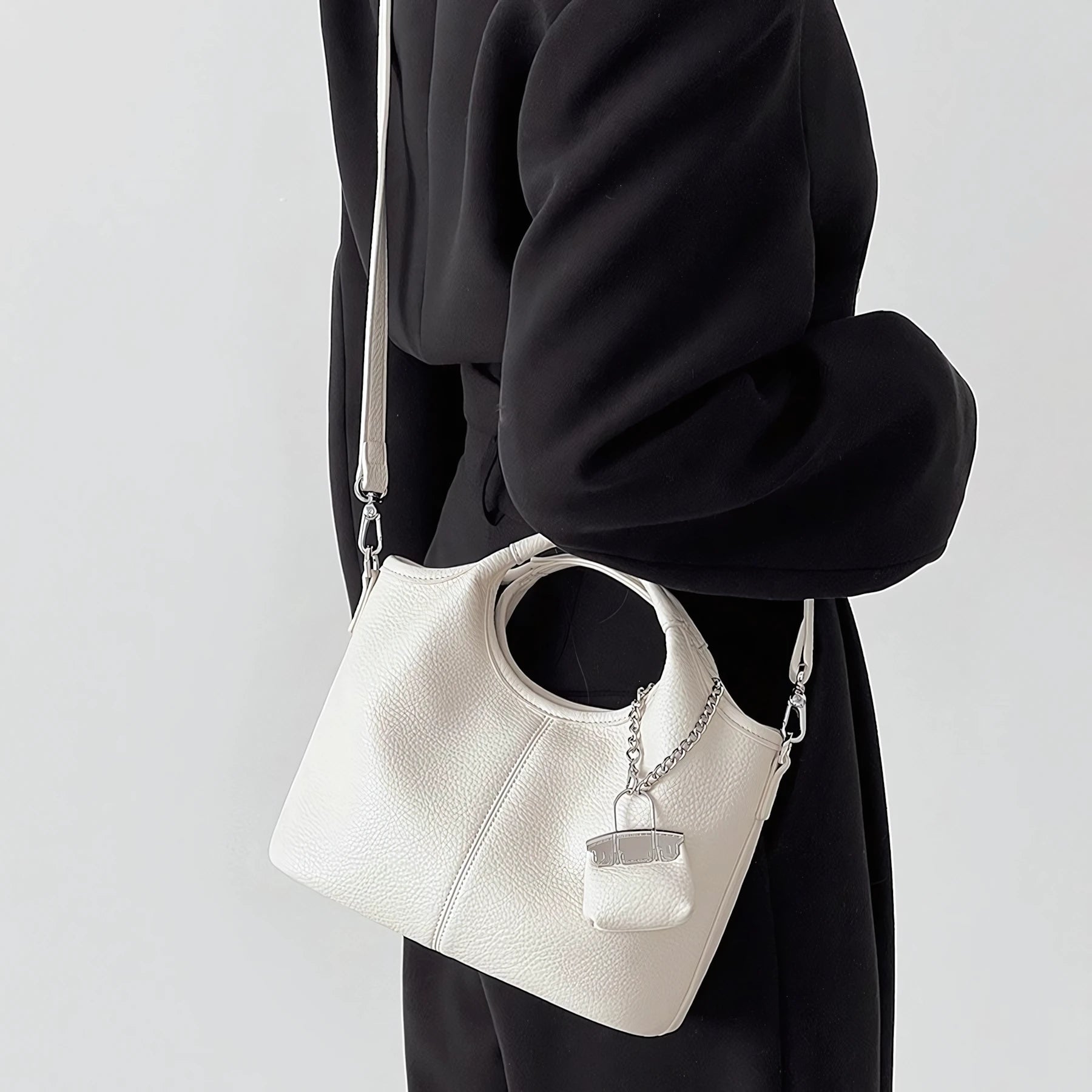 Quiet Bloom – Pebble-Grain Mini Bucket Handbag