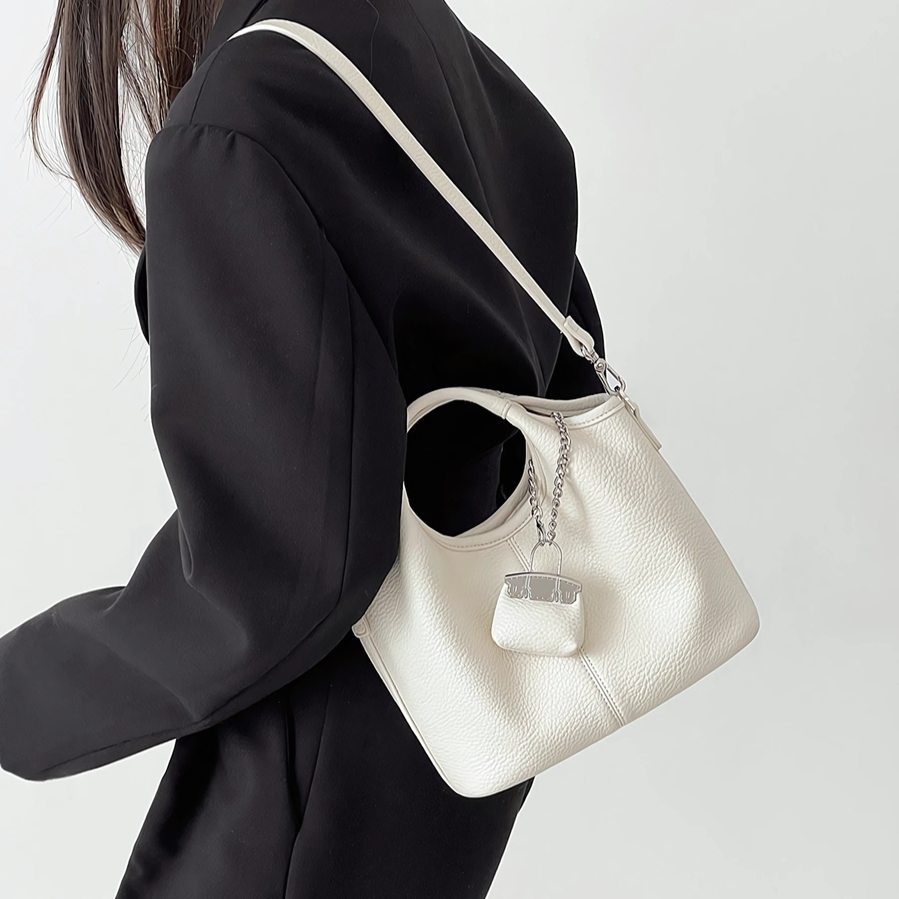 Quiet Bloom – Pebble-Grain Mini Bucket Handbag