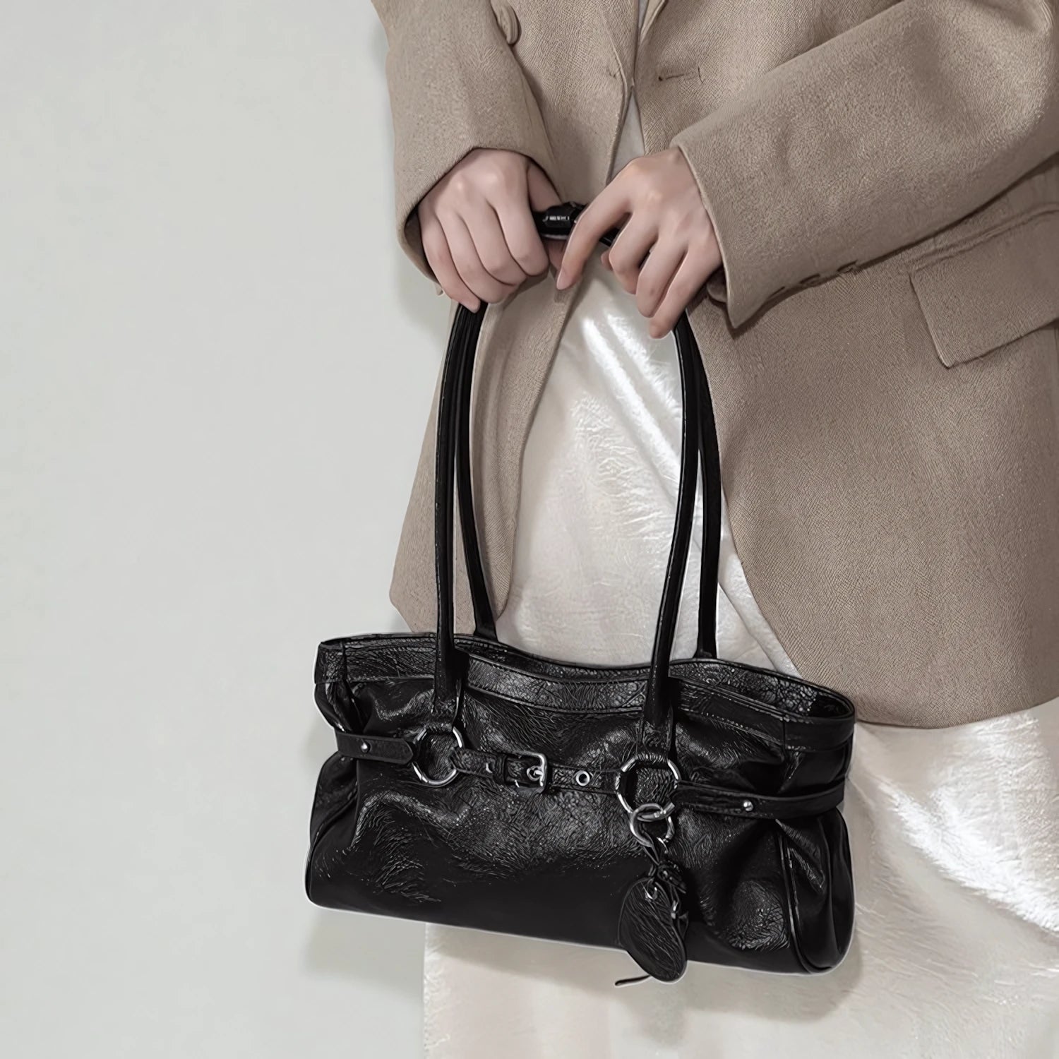 City Heartbelt – Glazed Leather Bowling Bag