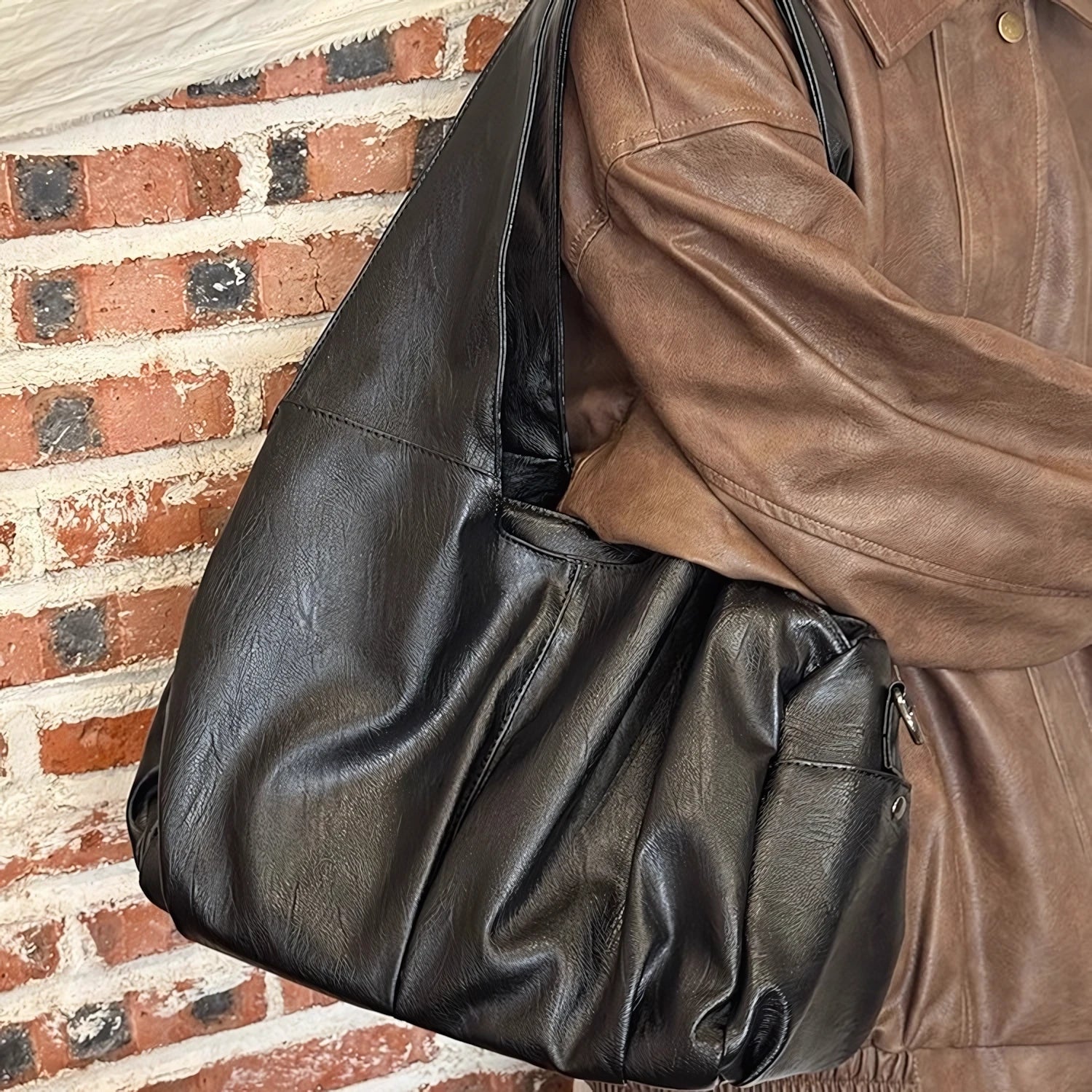 Nine-Pocket Carryall – Lightweight Oversized Tote
