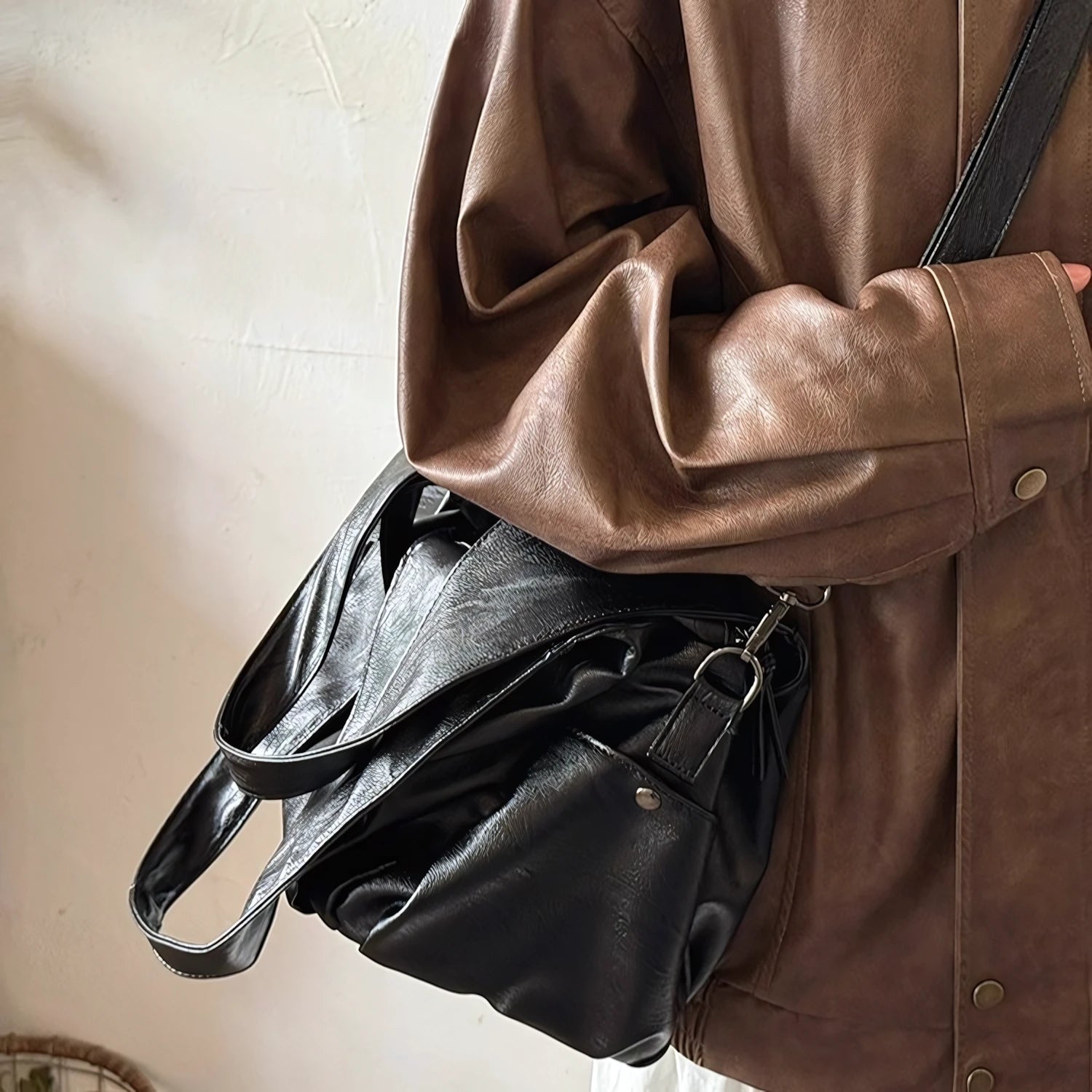Nine-Pocket Carryall – Lightweight Oversized Tote