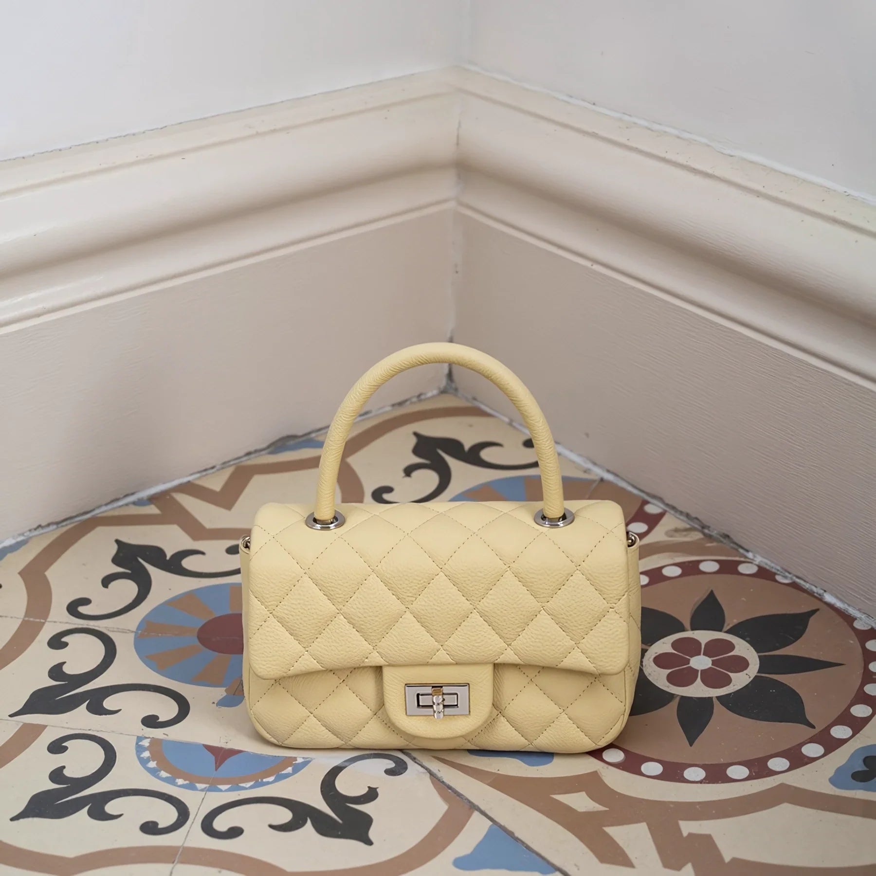 Chic Quilted Chain Crossbody Box Bag