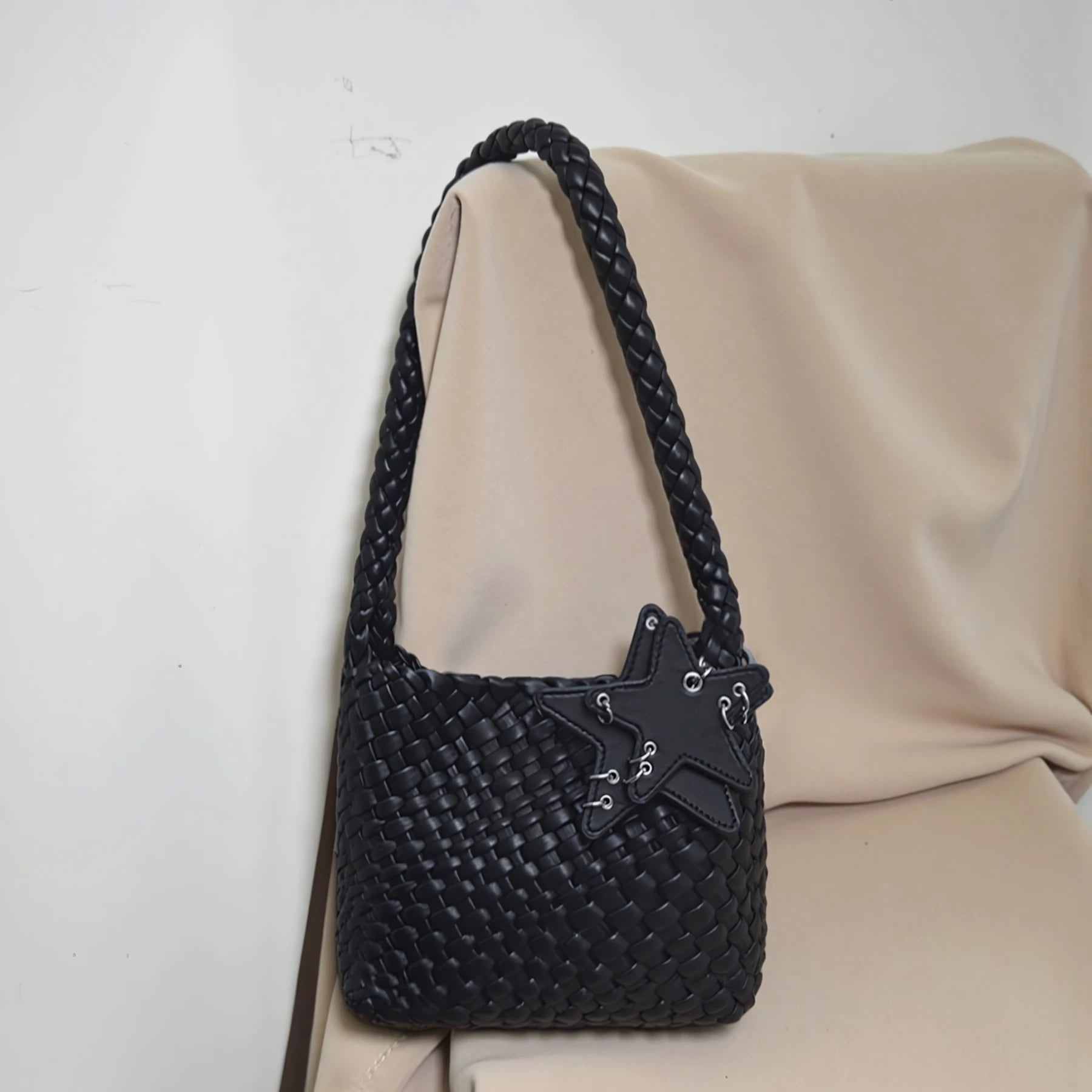Starshine Knot – Handwoven Bucket Bag